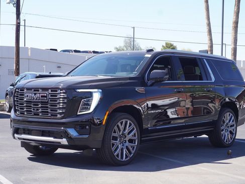 New 2026 GMC Yukon XL Denali Ultimate w/ LPO, Illumination Package image 4