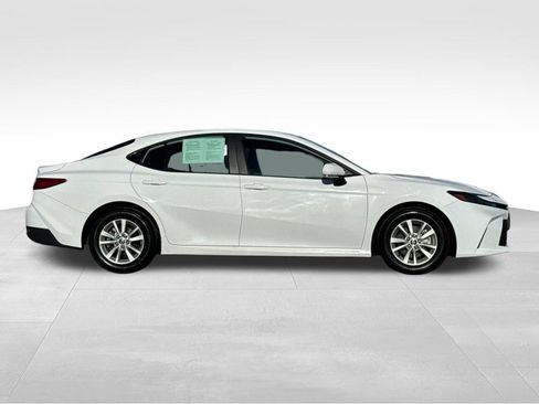 Used 2025 Toyota Camry LE FWD image 6