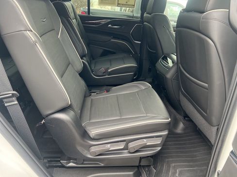 Used 2022 Cadillac Escalade Premium Luxury image 24