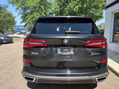 Used 2019 BMW X5 xDrive50i w/ M Sport Package AWD/4WD image 6