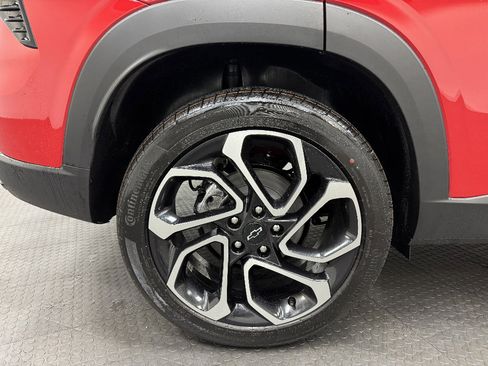 New 2026 Chevrolet Trax RS w/ Sunroof Package image 9