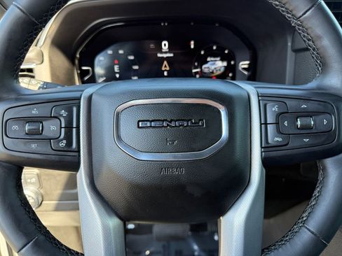Used 2023 GMC Yukon XL Denali AWD/4WD image 20
