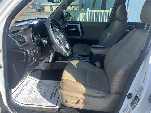 Used 2015 Toyota 4Runner SR5 Premium image 11