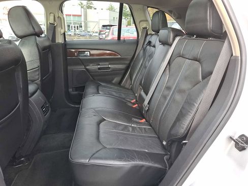 Used 2015 Lincoln MKX AWD w/ Equipment Group 102A image 9