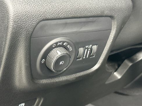 Used 2023 Jeep Grand Cherokee Limited w/ Trailer Tow Prep Group (B) AWD/4WD image 10