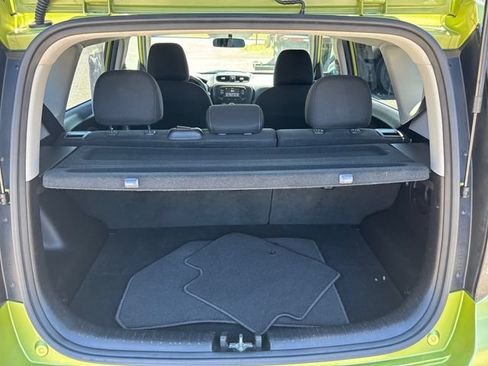 Used 2017 Kia Soul + FWD image 23