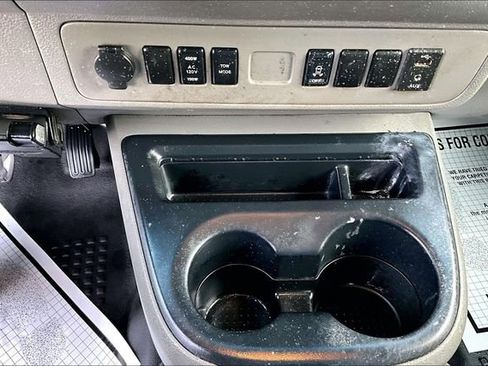 Used 2021 Nissan NV 3500 SV image 14