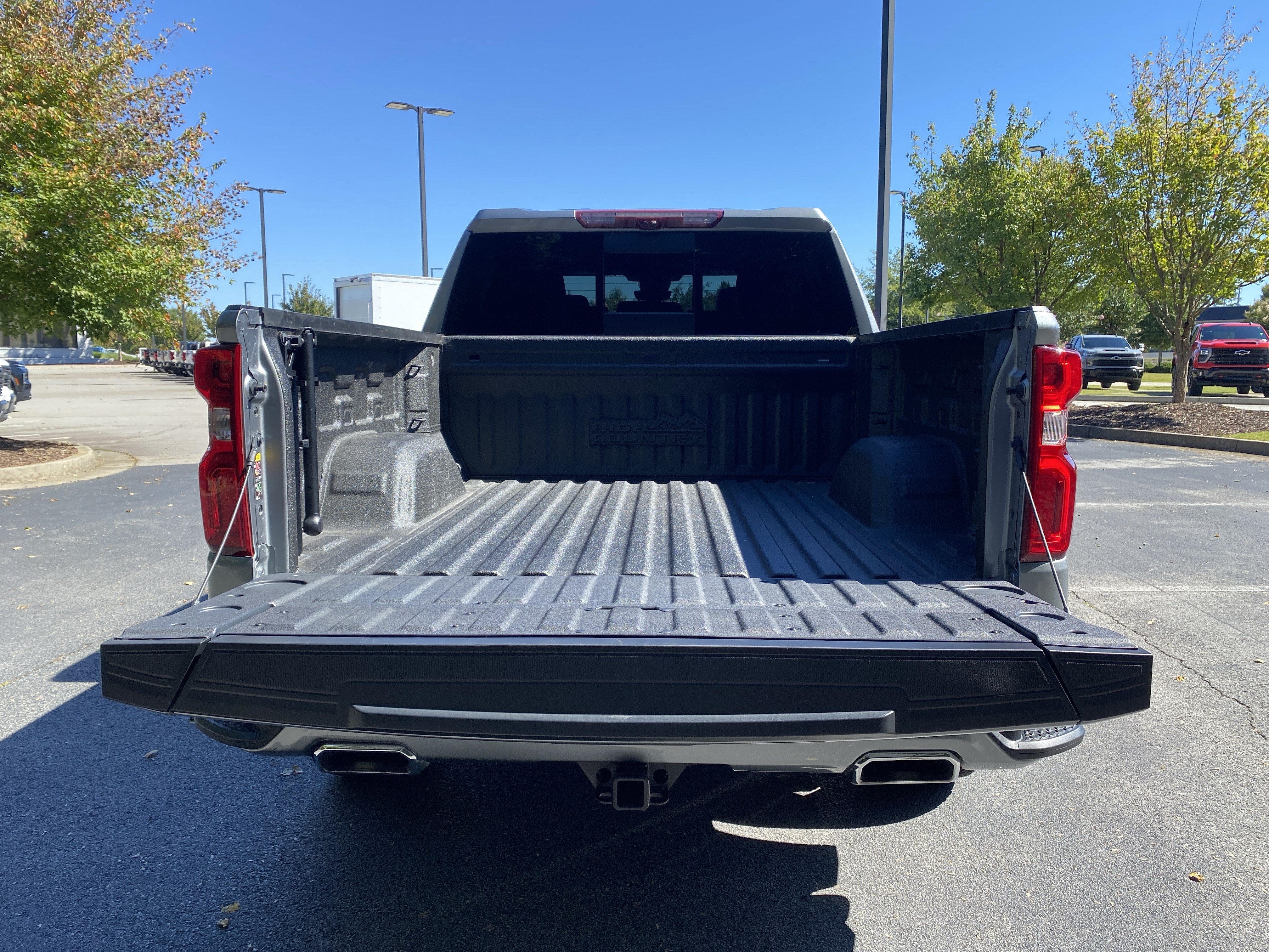 Used 2023 Chevrolet Silverado 1500 High Country w/ High Country Premium Package AWD/4WD image 12