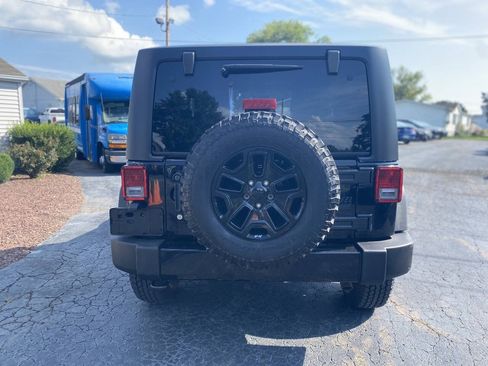 Used 2018 Jeep Wrangler Sport AWD/4WD image 5