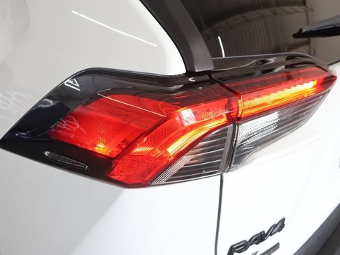 Used 2022 Toyota RAV4 XLE FWD image 29