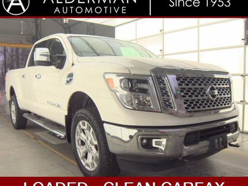 Used 2017 Nissan Titan SL image 1