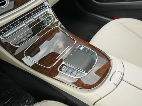 Used 2023 Mercedes-Benz E 350 Sedan image 11