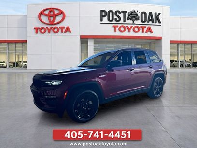 Used 2025 Jeep Grand Cherokee Limited w/ Black Appearance Package