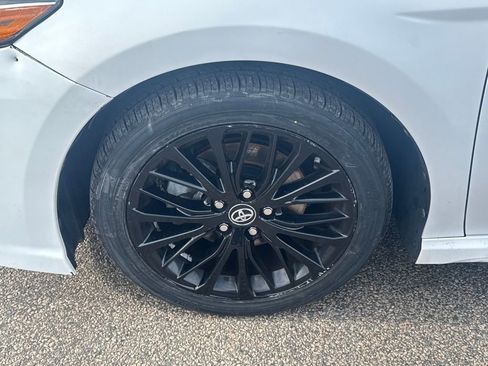 Used 2019 Toyota Camry SE image 37