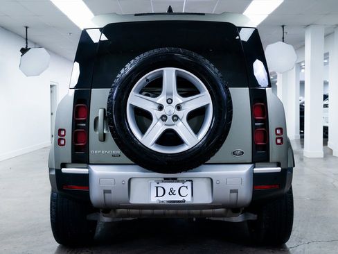 Used 2021 Land Rover Defender 110 SE image 5