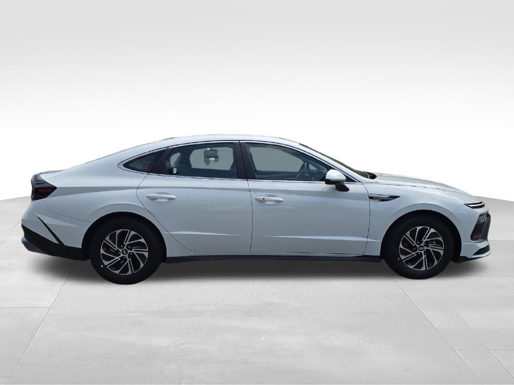 New 2026 Hyundai Sonata Blue FWD image 6
