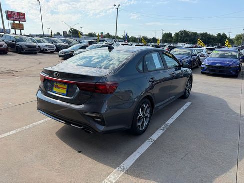 Used 2021 Kia Forte LXS FWD image 5