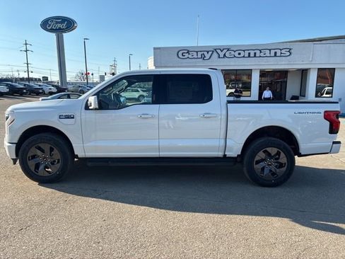 New 2025 Ford F150 Lightning Lariat w/ Max Trailer Tow Package AWD/4WD image 2