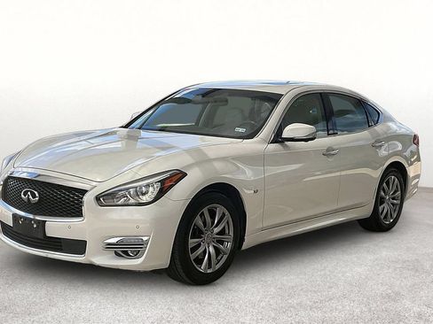 Used 2015 INFINITI Q70 3.7 w/ Technology Package RWD image 9