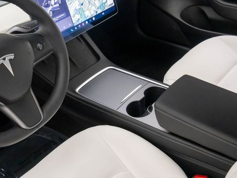 Used 2022 Tesla Model 3 Long Range image 11