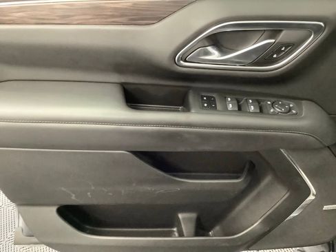 Used 2022 Chevrolet Tahoe Z71 w/ Z71 Off-Road Package AWD/4WD image 9