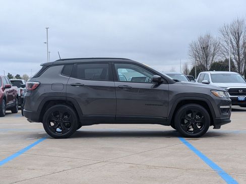 Used 2019 Jeep Compass Latitude image 5