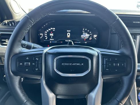 Used 2024 GMC Yukon XL Denali w/ Advanced Technology Package image 26