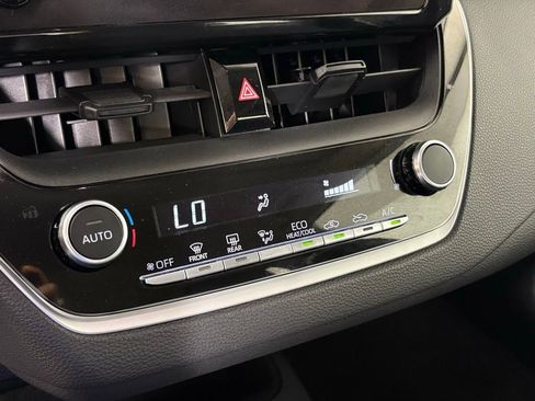 Used 2023 Toyota Corolla LE FWD image 23