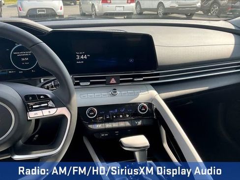 New 2025 Hyundai Elantra Limited image 8