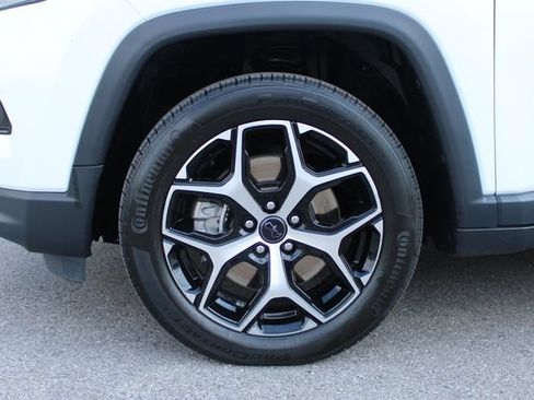 Used 2025 Jeep Compass Limited AWD/4WD image 34