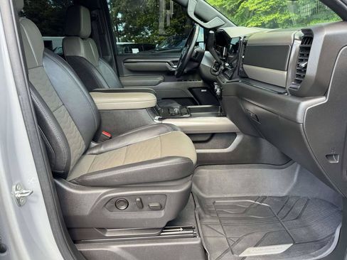 Used 2024 Chevrolet Silverado 2500 ZR2 AWD/4WD image 14