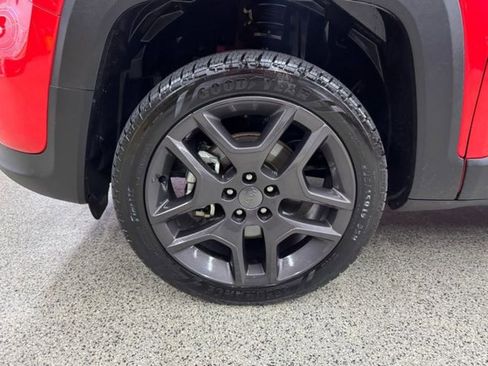 Used 2022 Jeep Renegade Latitude w/ Convenience Group image 33