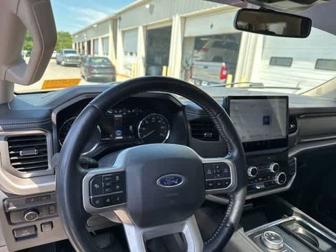 Used 2023 Ford Expedition Max XLT AWD/4WD image 6