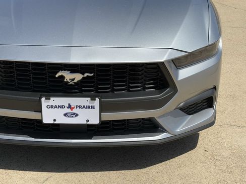 Used 2025 Ford Mustang Coupe RWD image 10