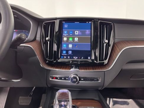 Used 2023 Volvo XC60 B5 Ultimate w/ Climate Package image 25