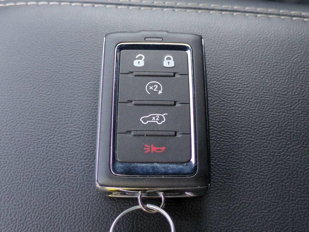 Used 2025 Jeep Grand Cherokee L Altitude AWD/4WD image 32