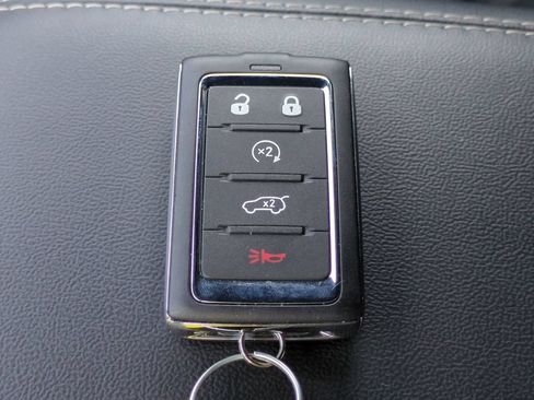 Used 2025 Jeep Grand Cherokee L Altitude AWD/4WD image 32