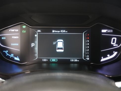 Used 2022 Kia Niro Touring Special Edition FWD image 18