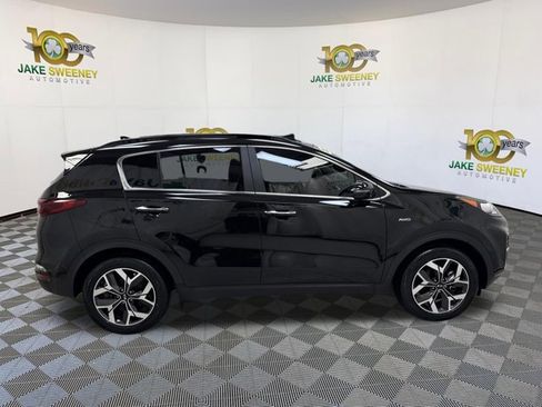 Certified 2022 Kia Sportage EX w/ EX Technology Package image 11