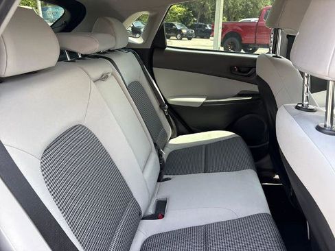 Used 2023 Hyundai Kona SE AWD/4WD image 27