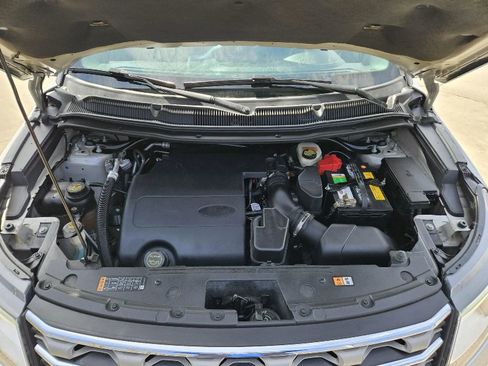 Used 2017 Ford Explorer XLT image 10