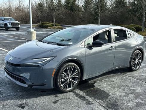 New 2026 Toyota Prius XLE image 3