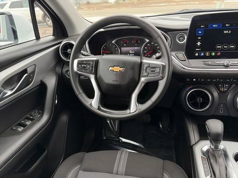 Used 2025 Chevrolet Blazer LT AWD/4WD image 30