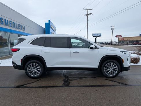 Used 2025 Buick Enclave Preferred image 3