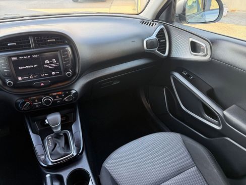 Used 2025 Kia Soul LX w/ LX Technology Package image 33