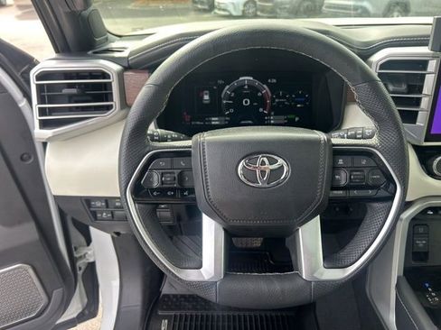 Used 2025 Toyota Sequoia Capstone AWD/4WD image 21