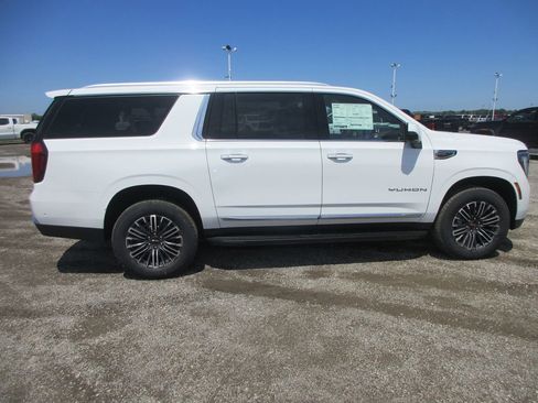 New 2026 GMC Yukon XL Elevation w/ Elevation Premium Package AWD/4WD image 3