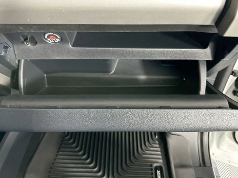 Used 2022 Ford F250 Lariat image 31