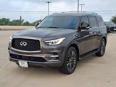 Used 2024 INFINITI QX80 Sensory AWD/4WD image 3