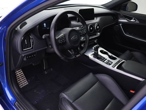 Used 2020 Kia Stinger GT1 image 3
